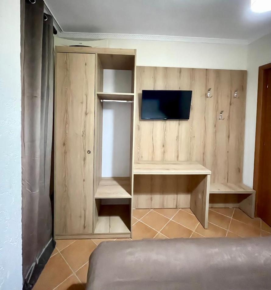 Hotel Ibiza Golem (Tirana) Exterior foto